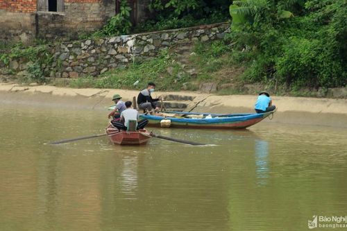 Tìm thấy thi thể bé trai 8 tuổi ở TP Vinh bị mất tích khi chơi bóng