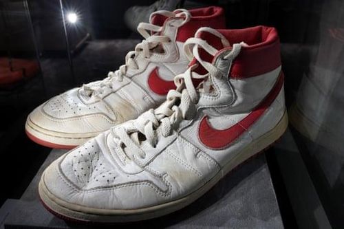 Đôi sneaker đắt giá nhất trong lịch sử