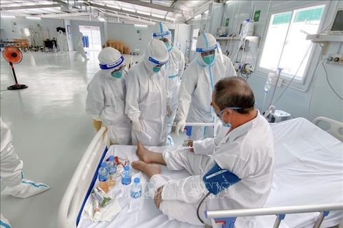Thực hiện chi trả chế độ chống dịch cho cán bộ y tế, tình nguyện viên