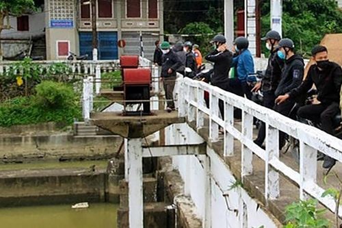 Vụ bé trai 8 tuổi mất tích bí ẩn khi đuổi theo quả bóng: Đã tìm thấy thi thể trên sông