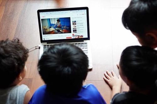 Sắp ban hành bộ quy tắc ứng xử bảo vệ trẻ em trên không gian mạng