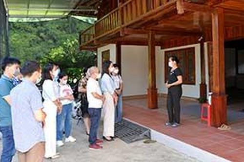 Hoan Trung – Mô hình du lịch cộng đồng hấp dẫn mới ở Bắc SơnTin khácXét tặng danh hiệu 'Công dân Lạng Sơn ưu tú': Tôn vinh những tấm gương điển hìnhNỗ lực thực hiện Nghị quyết số 116