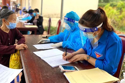 Lâm Thao: 75 tình nguyện viên tham gia hỗ trợ phòng, chống dịch COVID-19