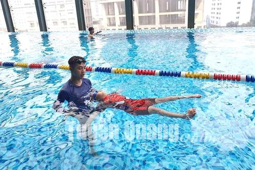 Dạy bơi cho học sinh - ngăn nạn đuối nước ở trẻ