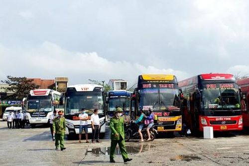 Kinh tế Xây dựng - Giao thông Phòng chống dịch đối với hành khách về Huế trên các phương tiện vận tải