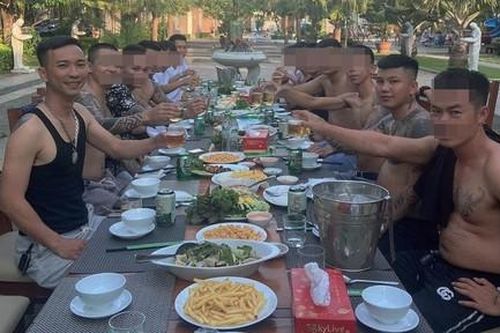 Nổ súng bắn chết bạn vì mâu thuẫn khi khuyên một cô gái
