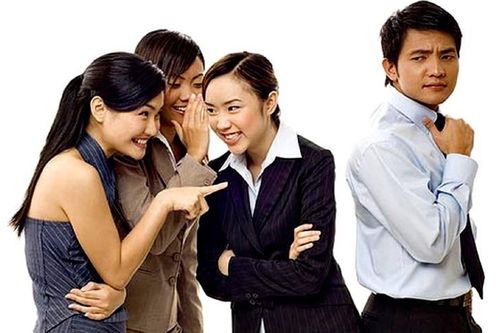 Vợ tôi kể hết chuyện 'giường chiếu' với hội bạn thân