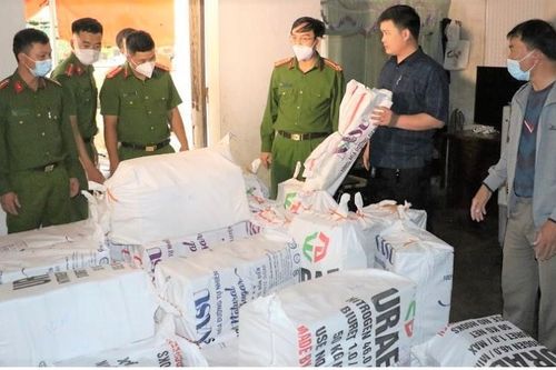 Phá đường dây buôn bán, tàng trữ trái phép 2 tấn pháo nổ ở Nghệ An