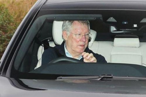 Sir Alex Ferguson ra mặt để ổn định tình hình tại Man United