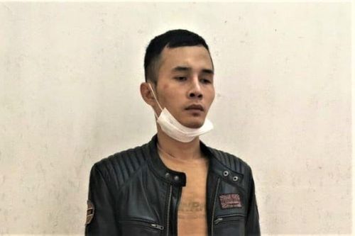 Tạm giam tài xế thông chốt, kéo ngã CSGT