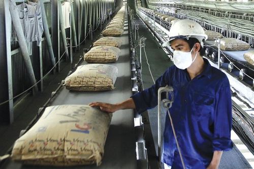Xi măng, sắt thép đồng loạt tăng giá