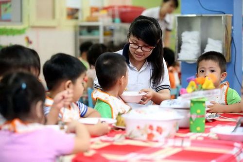 Cách tính hưởng phụ cấp thâm niên giáo viên mầm non
