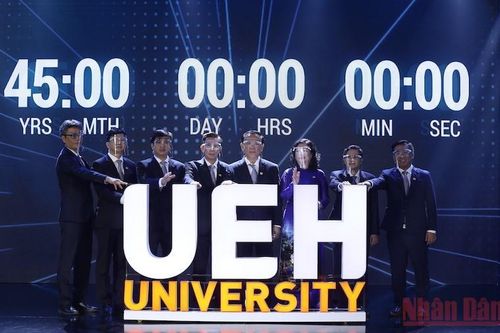 Trường đại học Kinh tế TP Hồ Chí Minh kỷ niệm 45 năm thành lập