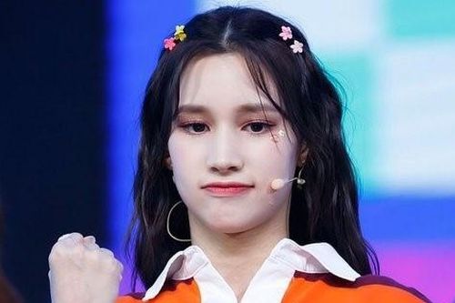 Choáng 'làn sóng anti': Lần đầu tiên một nữ thần tượng K-pop bị Knet đệ đơn lên Nhà Xanh