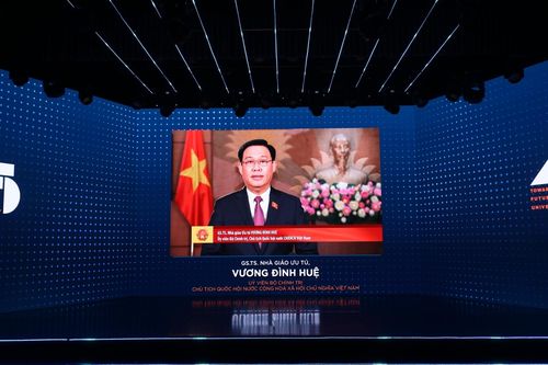 Kỉ niệm 45 năm thành lập, Trường Đại học Kinh tế TP. Hồ Chí Minh ra mắt 3 trường thành viên
