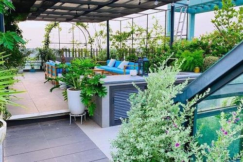 Penhouse 3 tầng phong cách châu Âu, có khu vườn chân mây của bà mẹ Hà thành