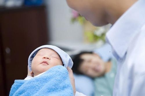 Đề xuất thưởng tiền cho phụ nữ sinh đủ 2 con tại 21 tỉnh thành