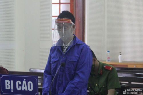 Gã trai giết cụ bà hàng xóm khi đang được mời ăn 'cơm khách'