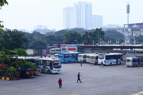Sau 1 tuần hoạt động trở lại, các bến xe ở Hà Nội vẫn vắng khách