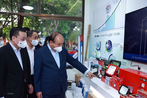 Chủ tịch nước thăm DN tiêu biểu do doanh nhân cao tuổi quản lý