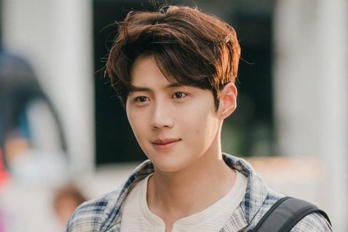 Trước khi được Dispatch minh oan, Kim Seon Ho từng được đồng nghiệp hết lòng ủng hộ