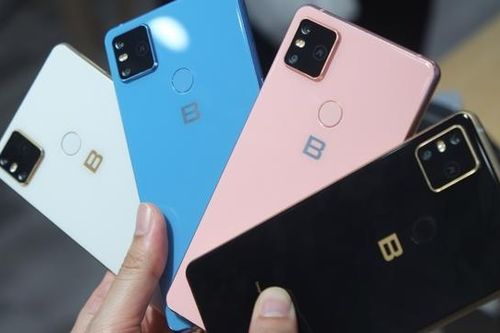 Bkav sắp ra mắt 4 mẫu Bphone mới và tai nghe không dây AirB