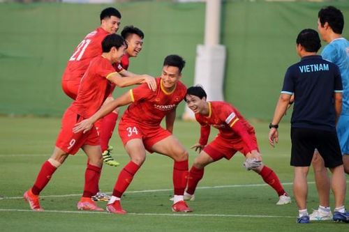 Đội tuyển Việt Nam hội quân chuẩn bị cho 2 trận đấu trong tháng 11