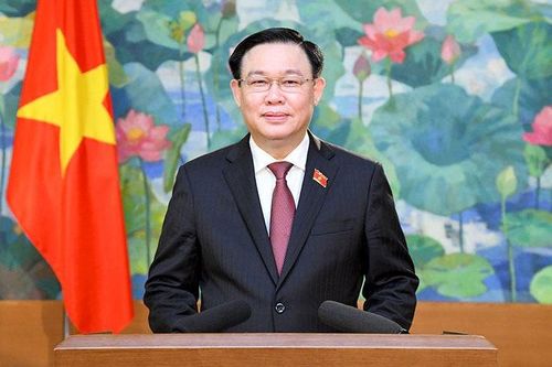 Chủ tịch Quốc hội Vương Đình Huệ chúc mừng trường Đại học Kinh tế TP. Hồ Chí Minh