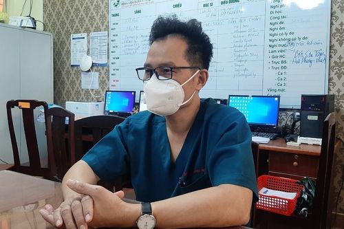 Điều trị COVID-19 hết tiền tỷ không phải chi trả, người thân mừng rơi nước mắt