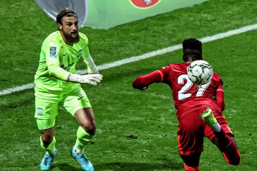 Origi ghi bàn kiểu bọ cạp cho Liverpool
