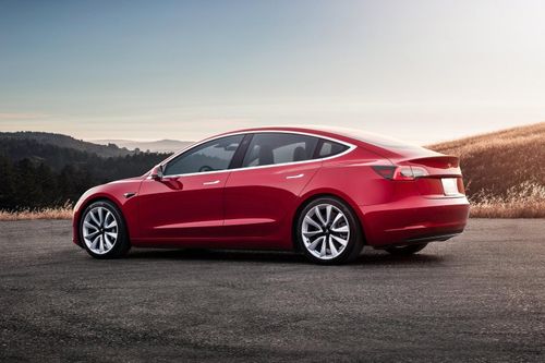 Uber cung cấp 50.000 xe Tesla cho tài xế, sẵn sàng thời đại ôtô điện