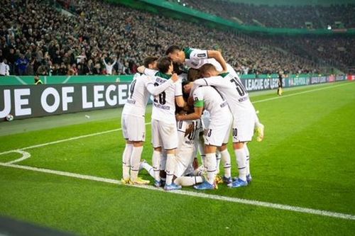 Gladbach 5-0 Bayern Munich: Dùng đội hình mạnh nhất, Bayern vẫn thảm bại không ngờ