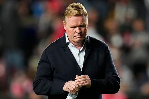 Ronald Koeman đã bị sa thải, fan Barcelona mừng như mở hội