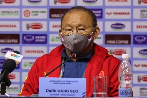 Thầy Park nói gì sau trận thắng nhọc đội bóng 'có cả sinh viên'?