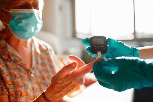 Cách giảm nguy cơ mắc bệnh Covid-19 ở người béo phì và tiểu đường