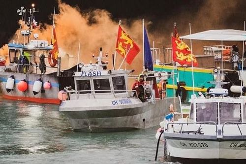 Pháp ra 'tối hậu thư' với Anh, tỏ thái độ không khoan nhượng giữa tranh chấp hậu Brexit; London phản pháo