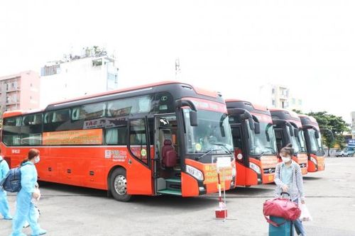 Nối lại các tuyến xe khách liên tỉnh: Hệ lụy từ sự quá thận trọng