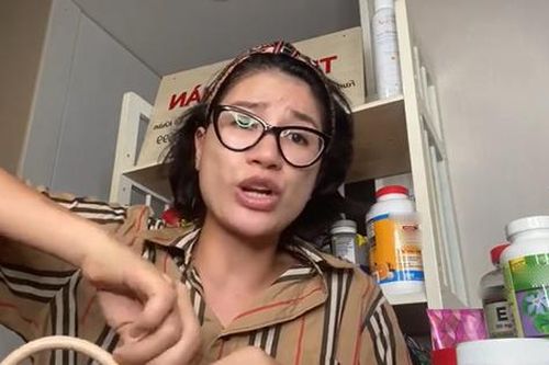 Cựu người mẫu Trang Trần bất ngờ chia sẻ việc bị phạt vì chửi tục trên livestream