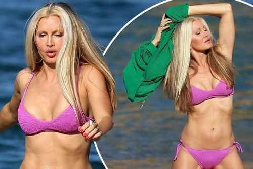 Người mẫu Caprice Bourret khoe dáng săn chắc ở tuổi 50 gây ngưỡng mộ