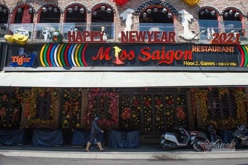 Sở Y tế TP.HCM đề xuất cho quán bar, vũ trường, massage hoạt động ở vùng xanh