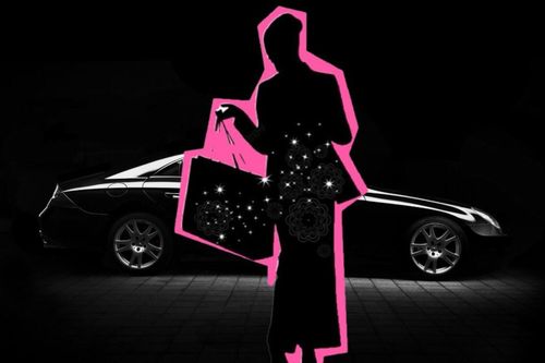 Một ca sĩ kiêm người mẫu mất hết sự nghiệp và địa vị sau chia tay bạn trai đại gia