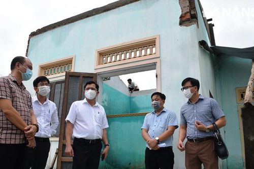 Nhanh chóng hỗ trợ, giúp dân khắc phục hư hỏng nhà ở do lốc xoáy