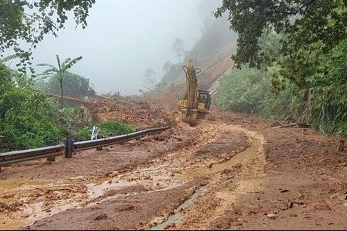 Xuất hiện nhiều điểm sạt lở mới trên đường Hồ Chí Minh qua địa bàn Thừa Thiên- Huế
