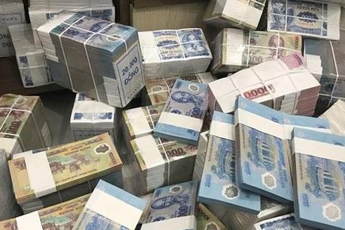 Lừa đổi tiền mới, nhân viên ngân hàng chiếm đoạt hơn 4,3 tỷ đồng