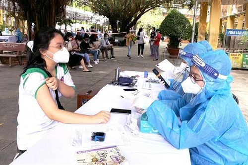 Bình Dương tiêm vaccine COVID-19 cho học sinh từ ngày 31/10