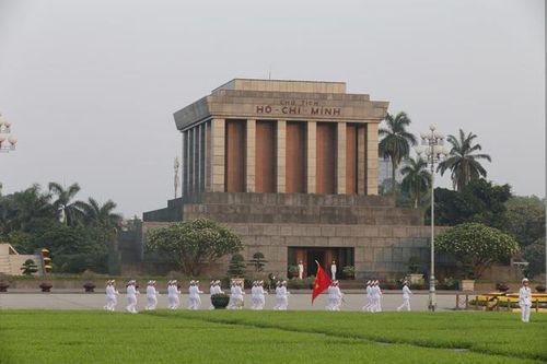 Lăng Chủ tịch Hồ Chí Minh mở cửa đón người tới thăm viếng từ 30/10