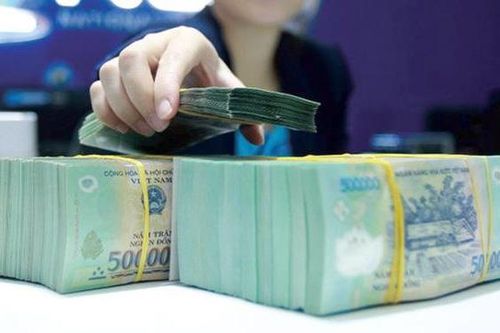 Truy tố nhân viên ngân hàng lừa 17 đồng nghiệp
