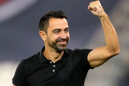 HLV Xavi từ chối nhắc đến Barcelona