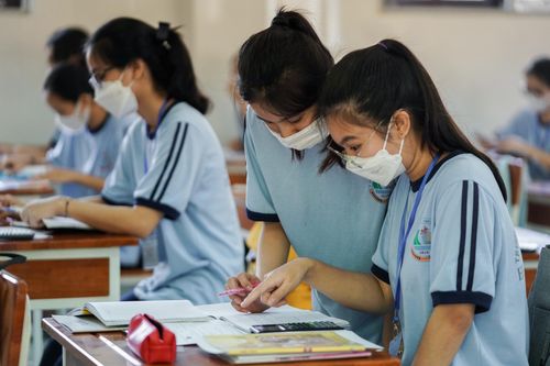 Đề xuất cho học sinh lớp 9 và 12 ở TP.HCM đến trường từ tháng 12