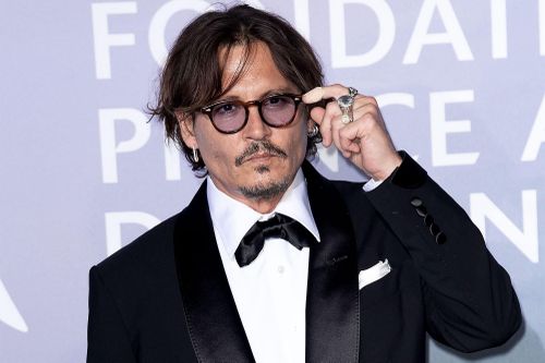 Johnny Depp bị chế nhạo diễn lố